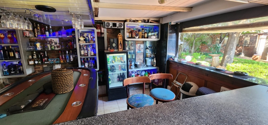 7 Bedroom Property for Sale in Flamwood North West